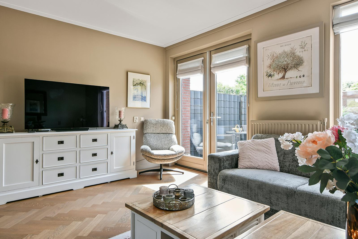 Tussenwoning te koop: Fanny Blankers-Koenlaan 137, Hoofddorp