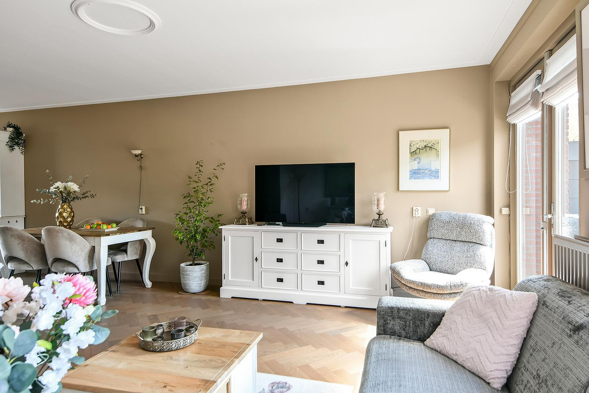 Tussenwoning te koop: Fanny Blankers-Koenlaan 137, Hoofddorp