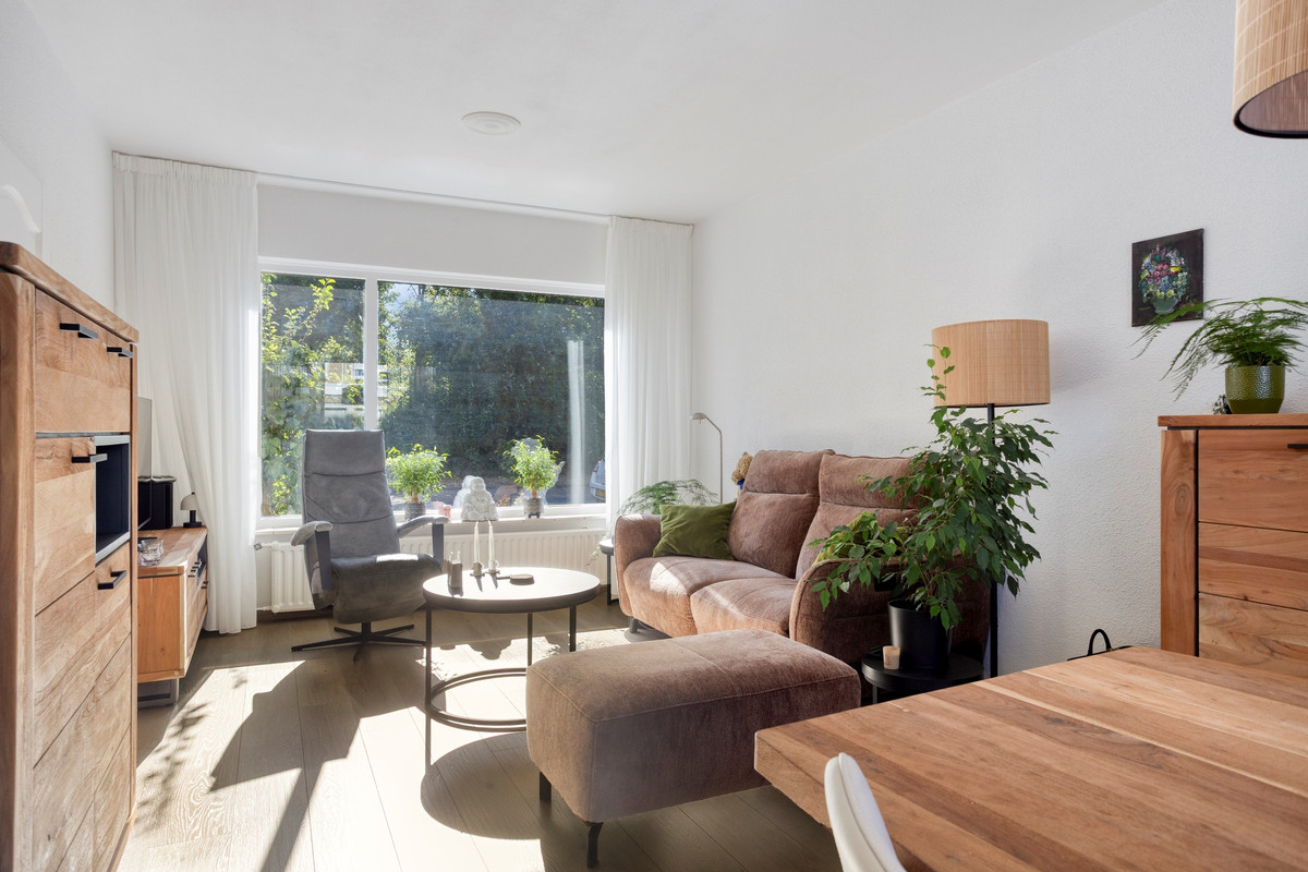 Tussenwoning te koop: Newtonstraat 39, Terneuzen