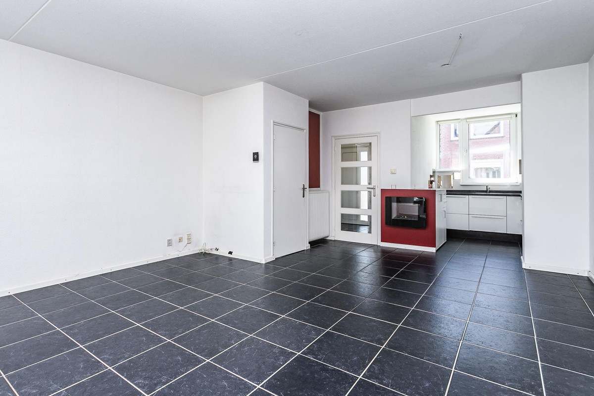 Tussenwoning te koop: Aan het Valderen 1B, Maastricht