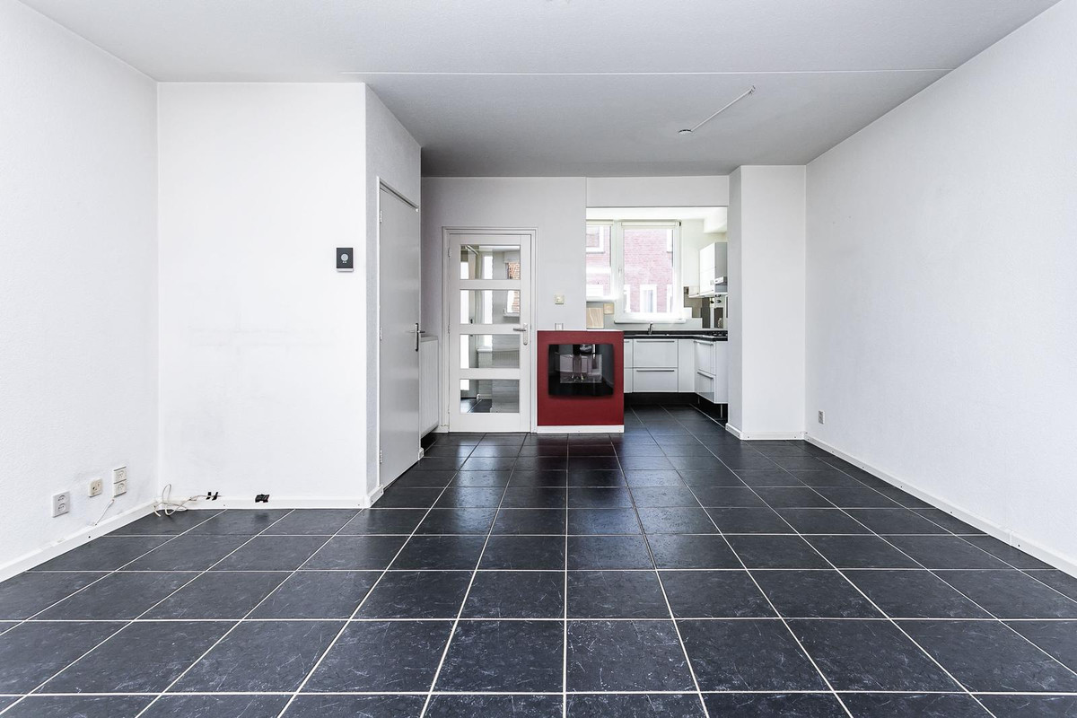 Tussenwoning te koop: Aan het Valderen 1B, Maastricht