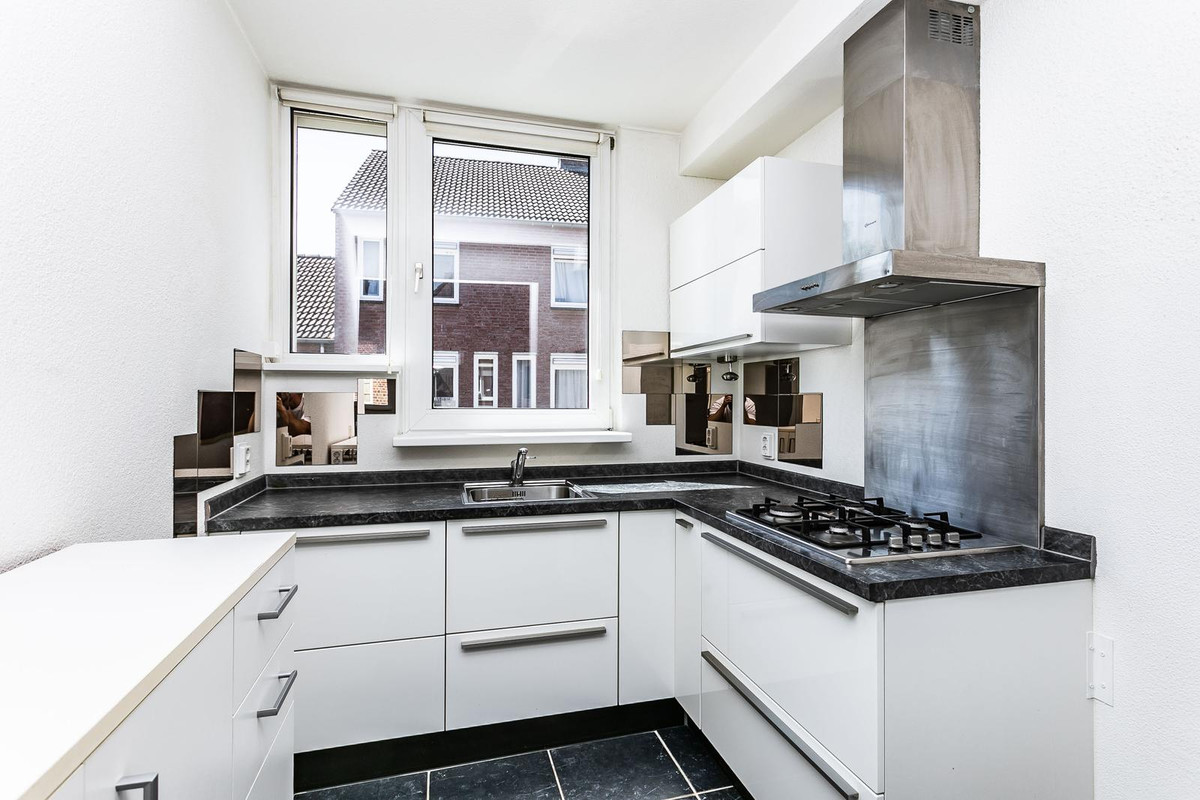 Tussenwoning te koop: Aan het Valderen 1B, Maastricht