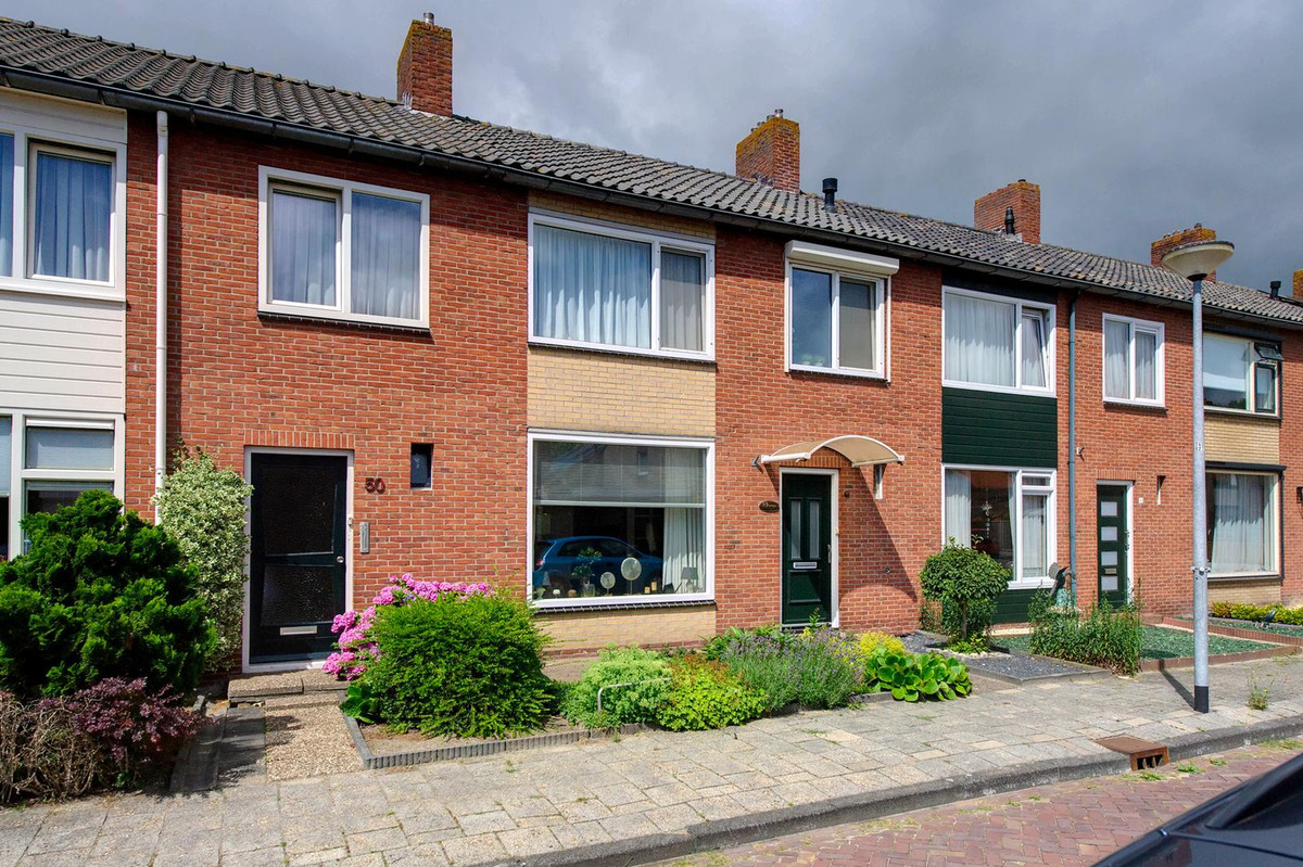Tussenwoning te koop: Gladiolenstraat 48, Sappemeer