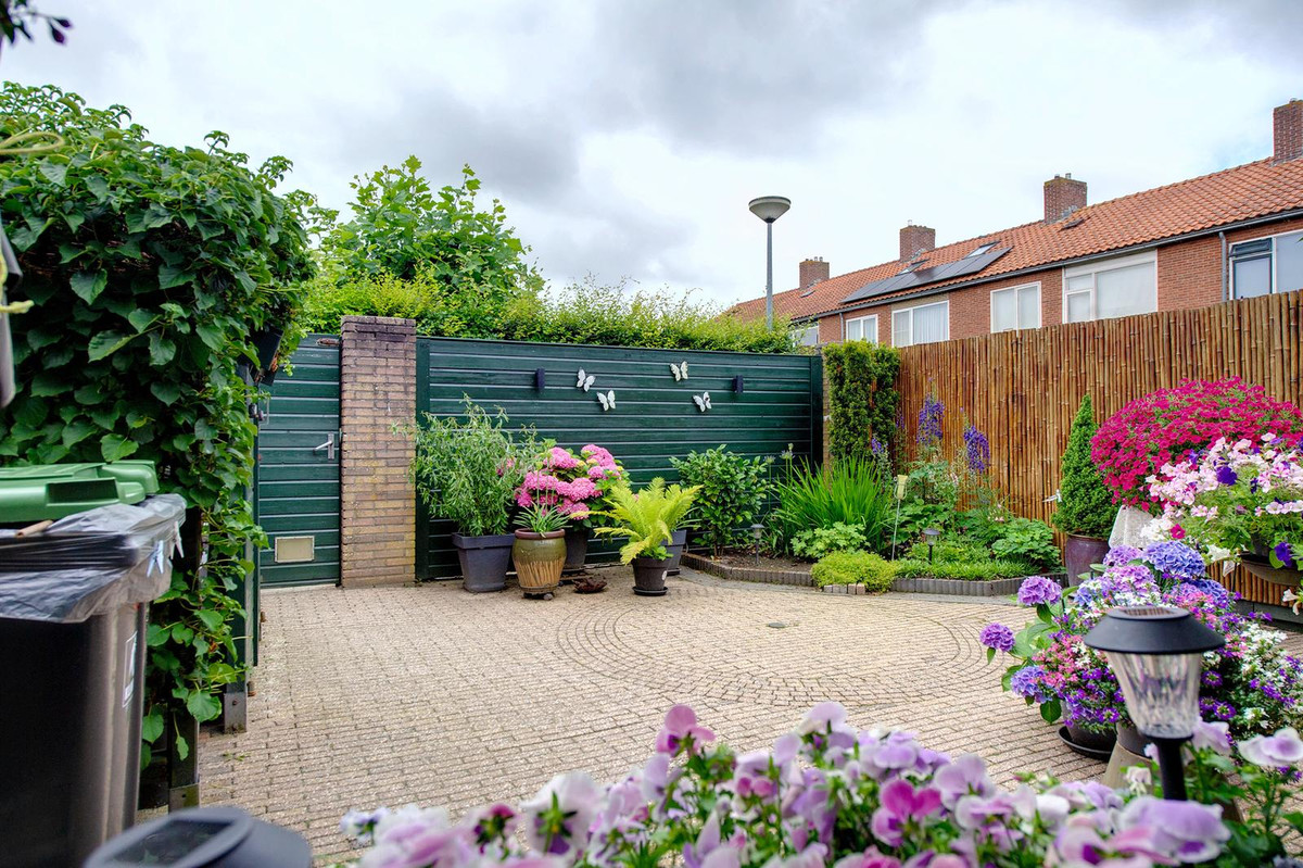 Tussenwoning te koop: Gladiolenstraat 48, Sappemeer