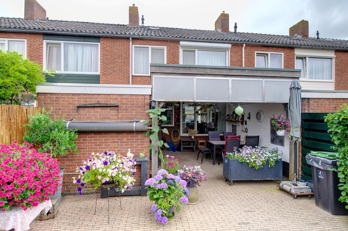 Tussenwoning te koop: Gladiolenstraat 48, Sappemeer
