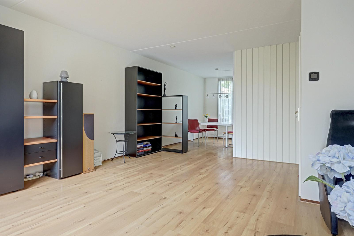Tussenwoning te koop: Nieuwe Ommoordseweg 74, Rotterdam