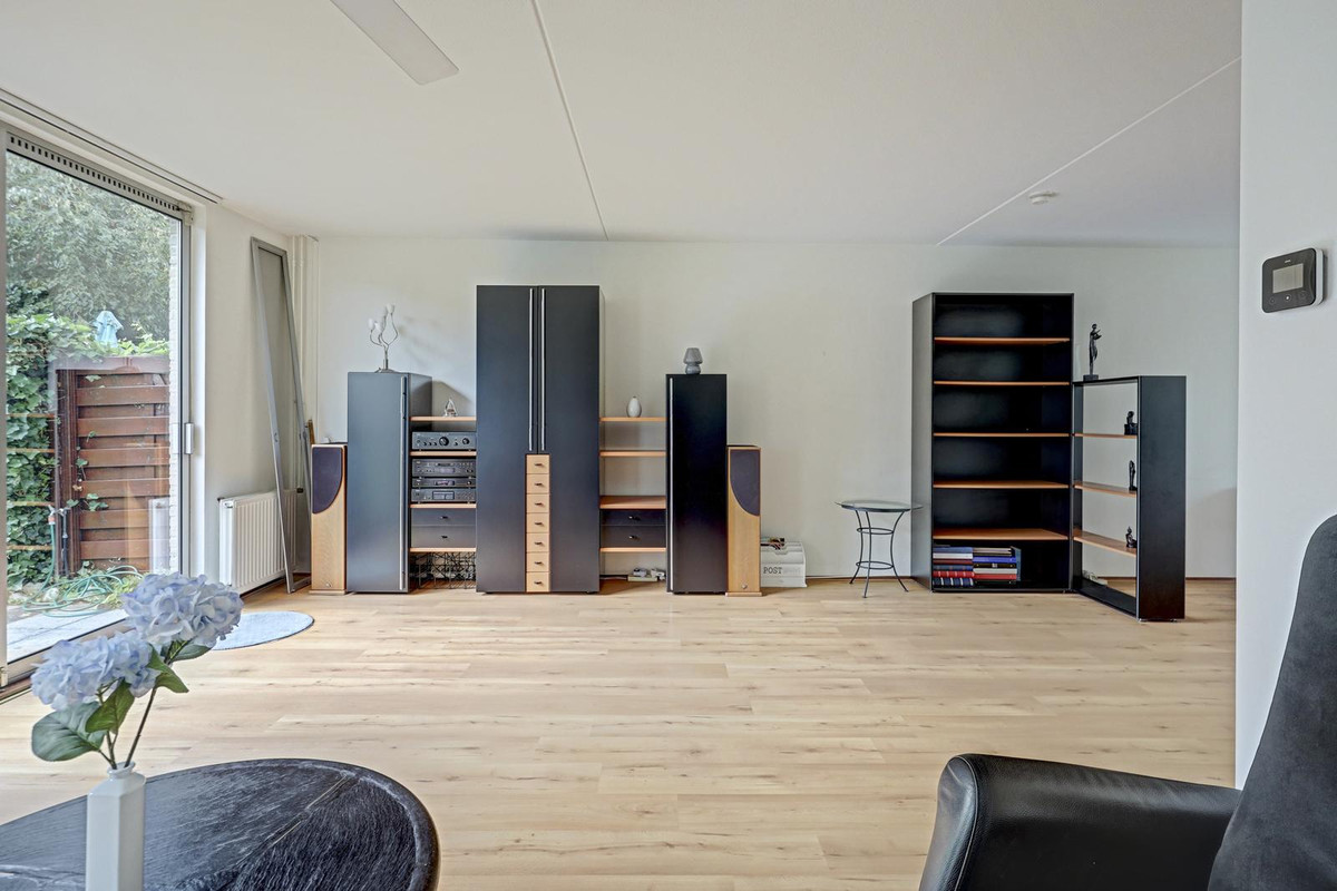 Tussenwoning te koop: Nieuwe Ommoordseweg 74, Rotterdam