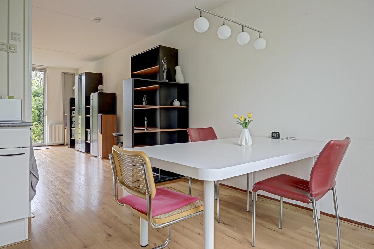 Tussenwoning te koop: Nieuwe Ommoordseweg 74, Rotterdam
