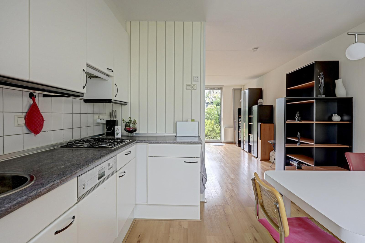 Tussenwoning te koop: Nieuwe Ommoordseweg 74, Rotterdam