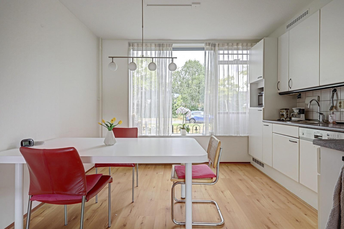 Tussenwoning te koop: Nieuwe Ommoordseweg 74, Rotterdam