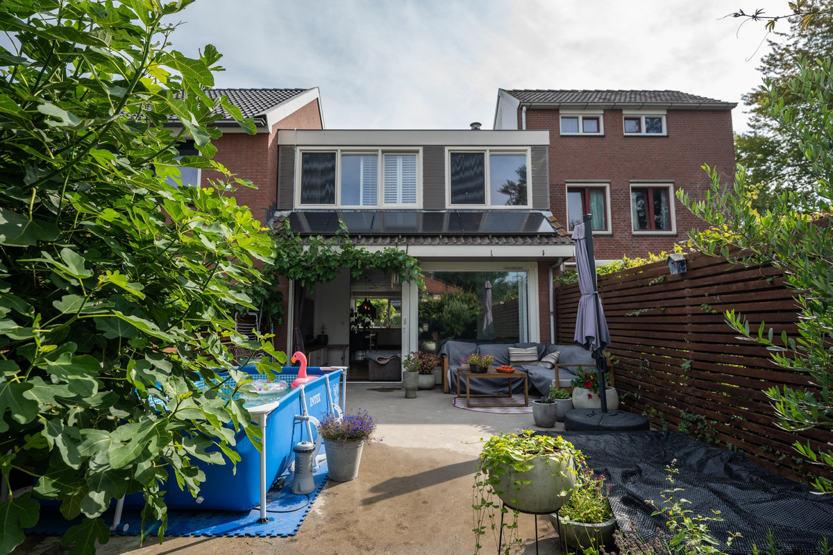 Tussenwoning te koop: Schoorwal 3, Den Burg