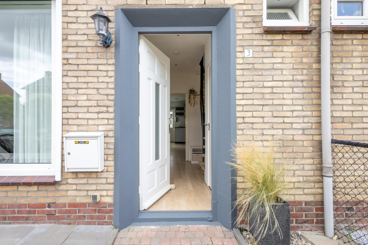 Tussenwoning te koop: Pieter de Hooghstraat 3, Terneuzen