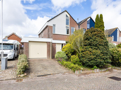 D U Stikkerstraat 8
