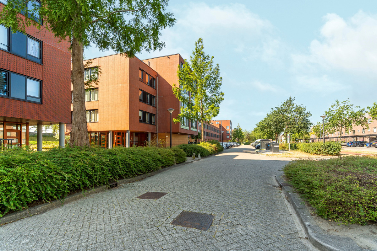 Appartement te koop: Laan der V.O.C. 346, Almere