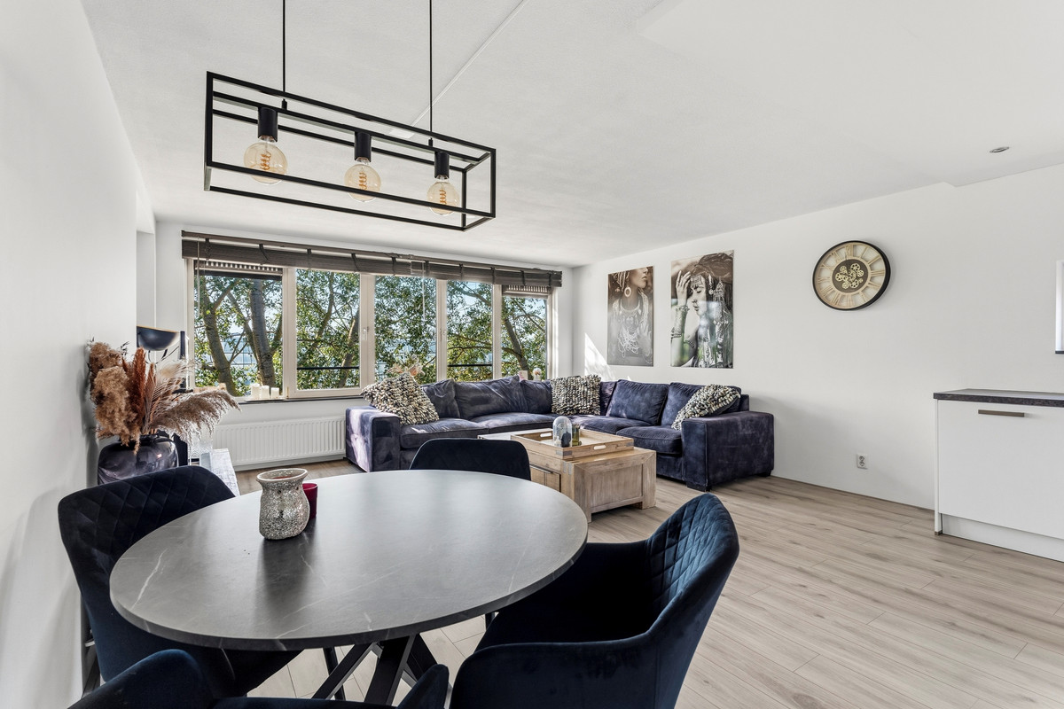 Appartement te koop: Laan der V.O.C. 346, Almere