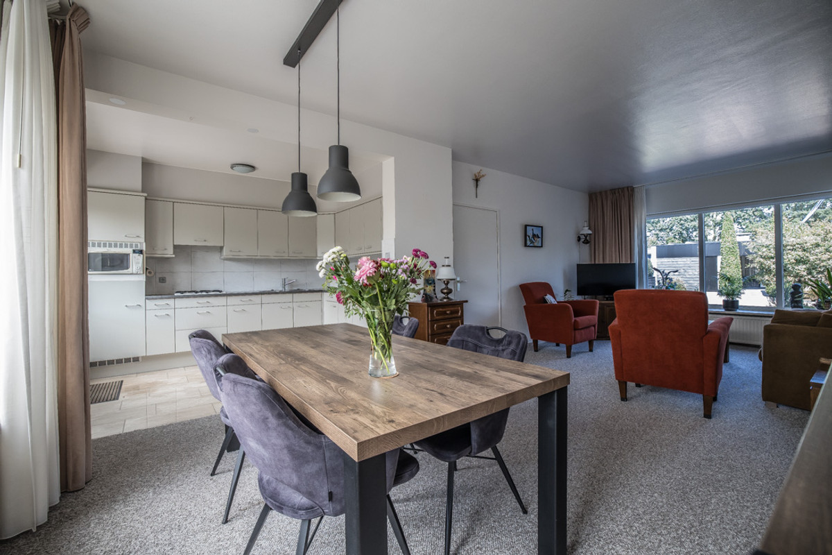 Hoekwoning te koop: Overcinge 42, Almelo
