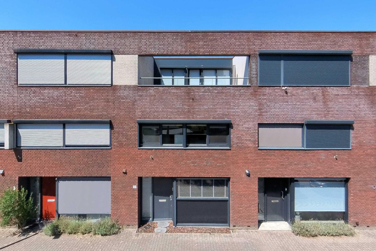 Tussenwoning te koop: Schalkhaarstraat 101, Tilburg