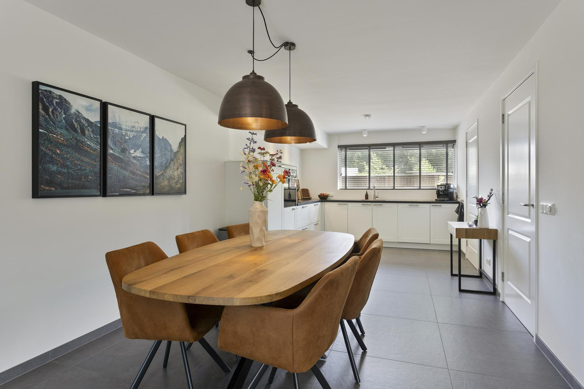 Tussenwoning te koop: Schalkhaarstraat 101, Tilburg