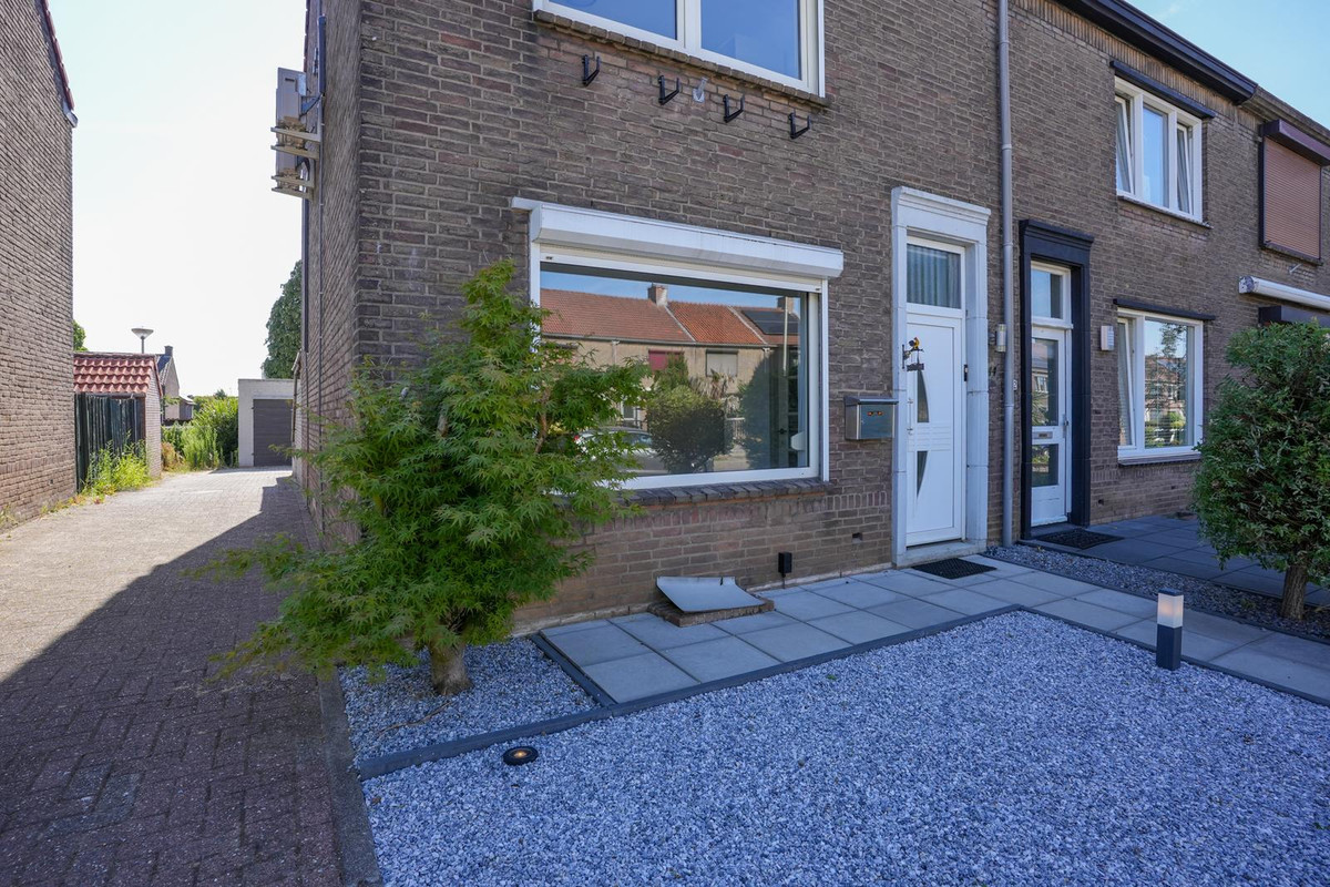 Hoekwoning te koop: Antoniusstraat 44, Geleen
