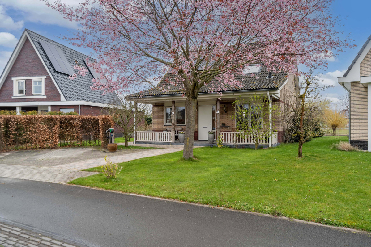 Vrijstaande woning te koop: Vennendal 55, Lelystad