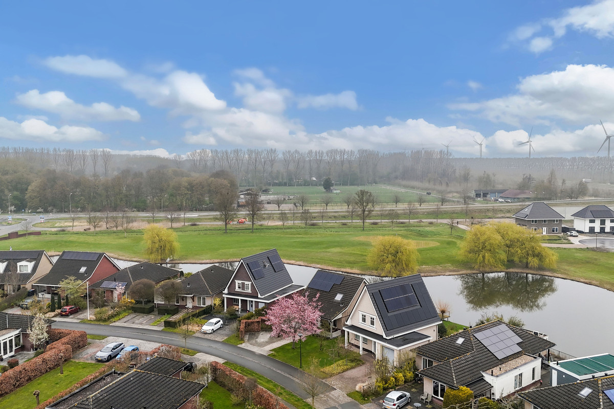 Vrijstaande woning te koop: Vennendal 55, Lelystad