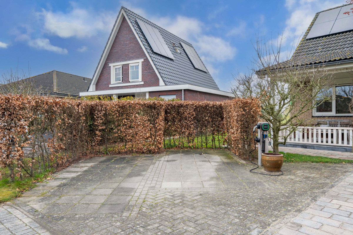 Vrijstaande woning te koop: Vennendal 55, Lelystad