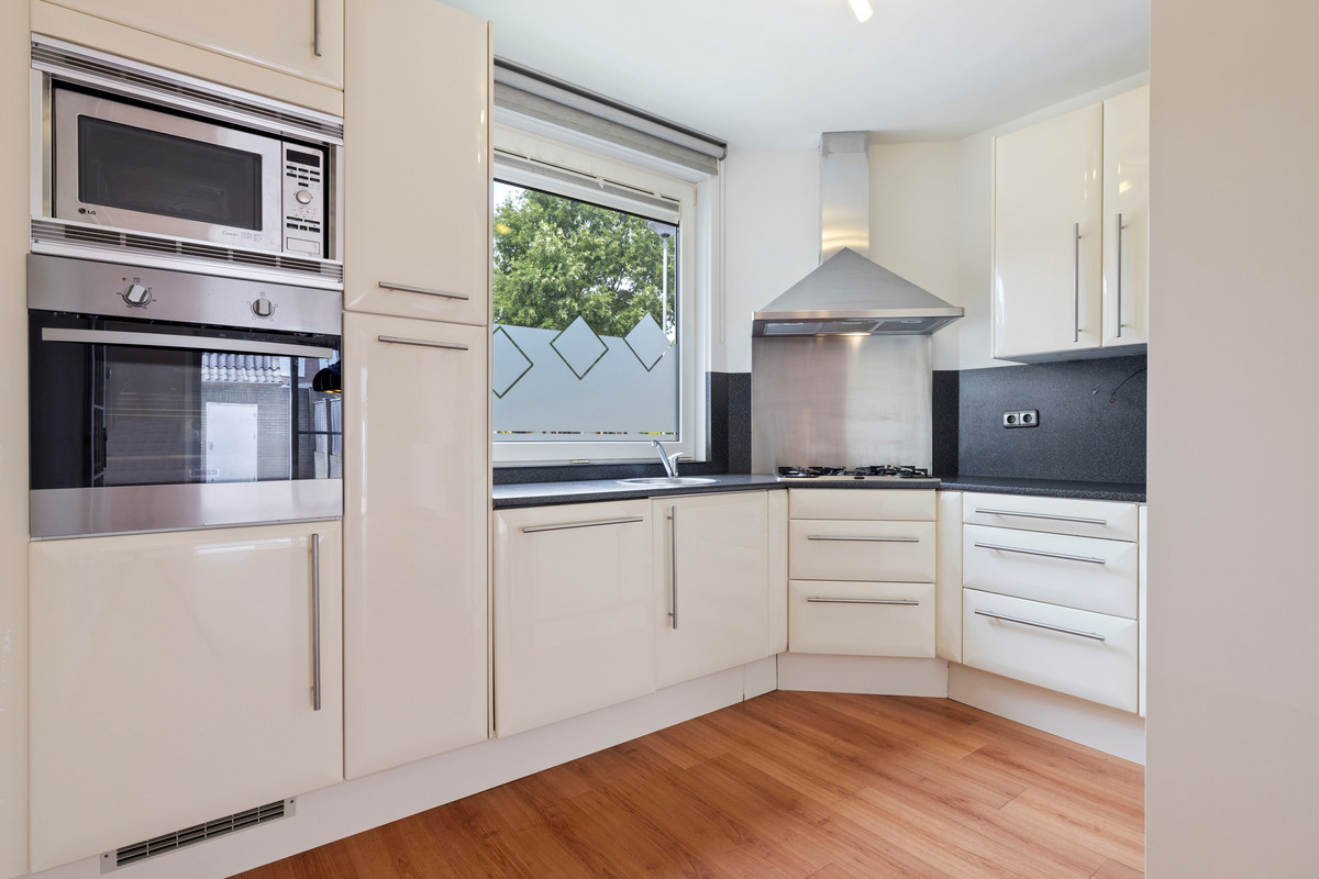 Tussenwoning te koop: Rietbeek 38, Geleen