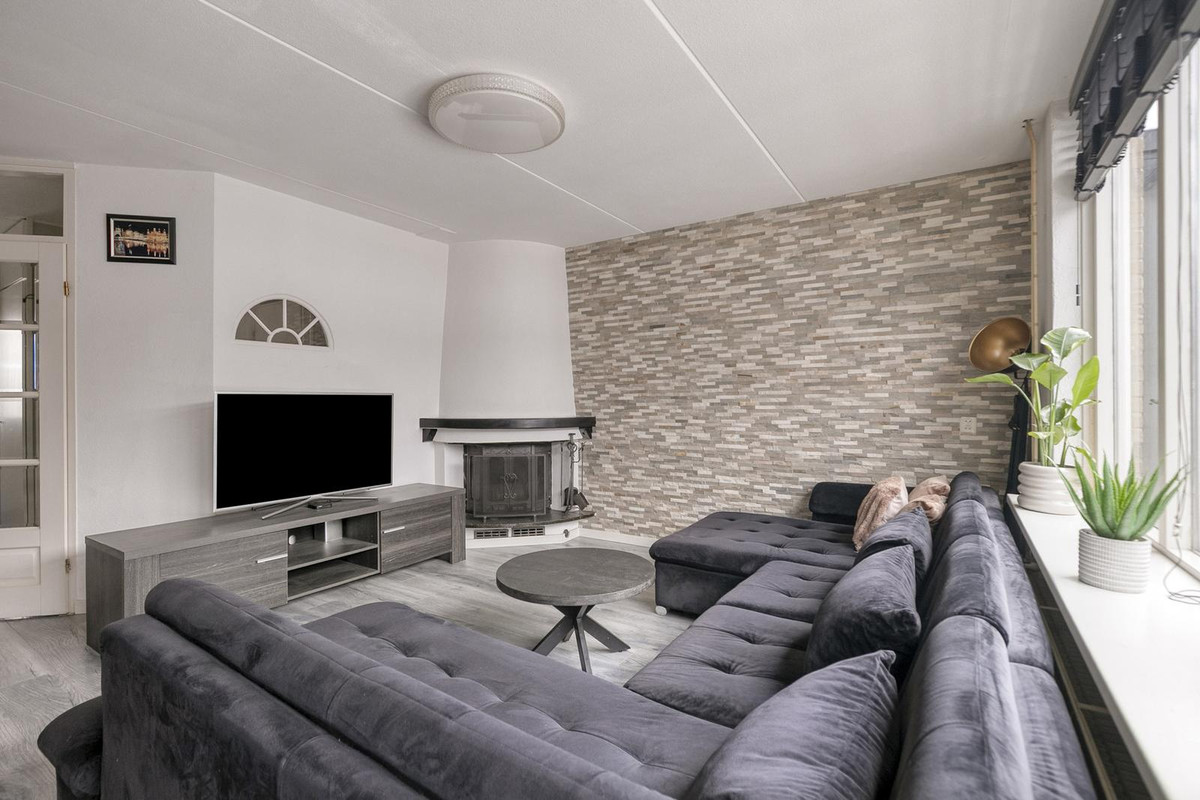Tussenwoning te koop: Neckarstraat 6, Lelystad