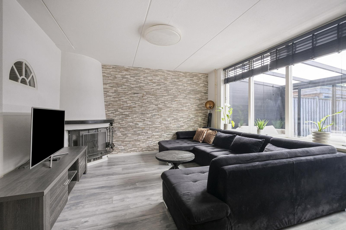 Tussenwoning te koop: Neckarstraat 6, Lelystad