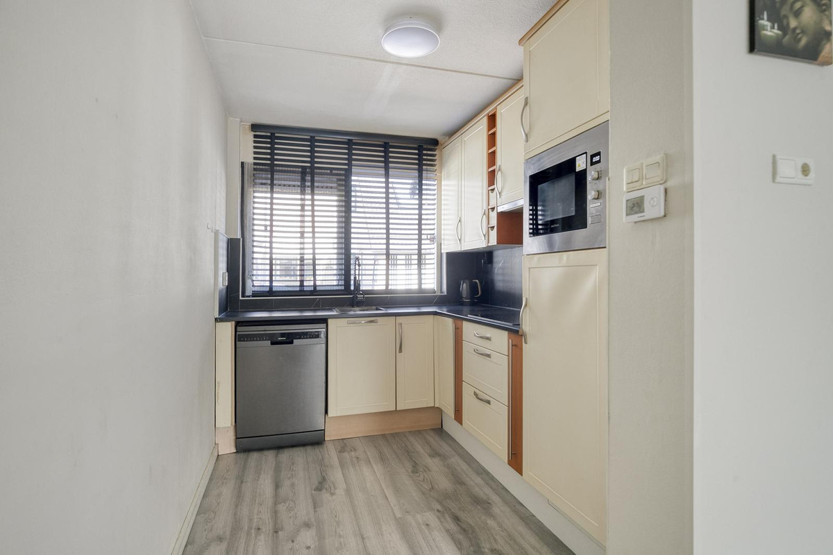 Tussenwoning te koop: Neckarstraat 6, Lelystad