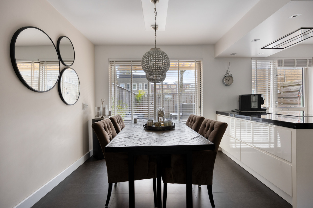 Tussenwoning te koop: Samenwerking 27, Amsterdam