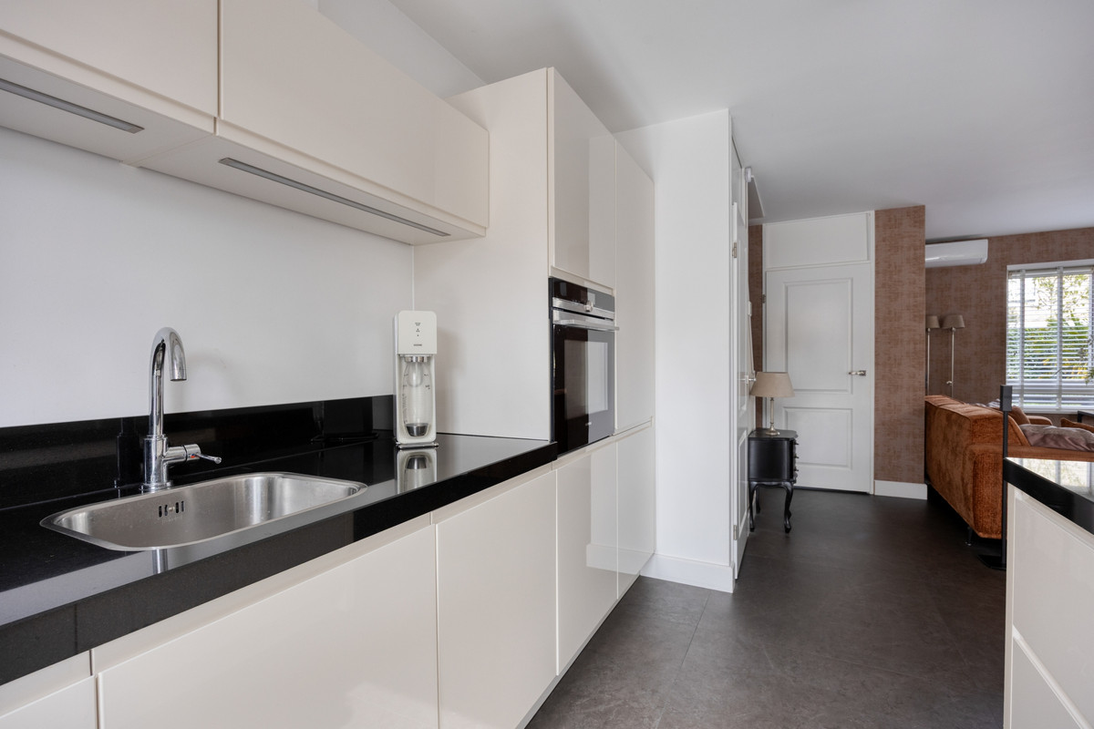 Tussenwoning te koop: Samenwerking 27, Amsterdam