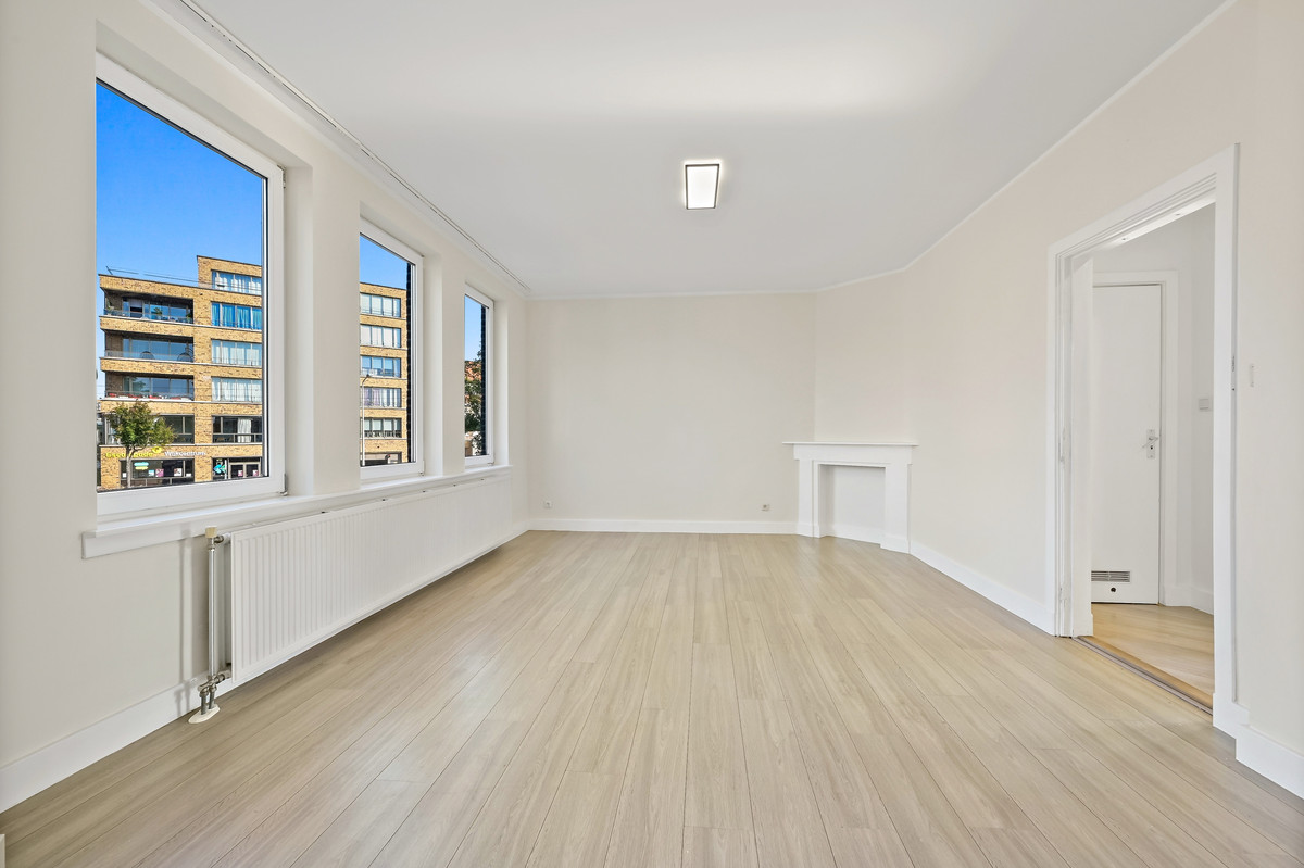 Appartement te koop: Tienhovenselaan 4, 'S-Gravenhage