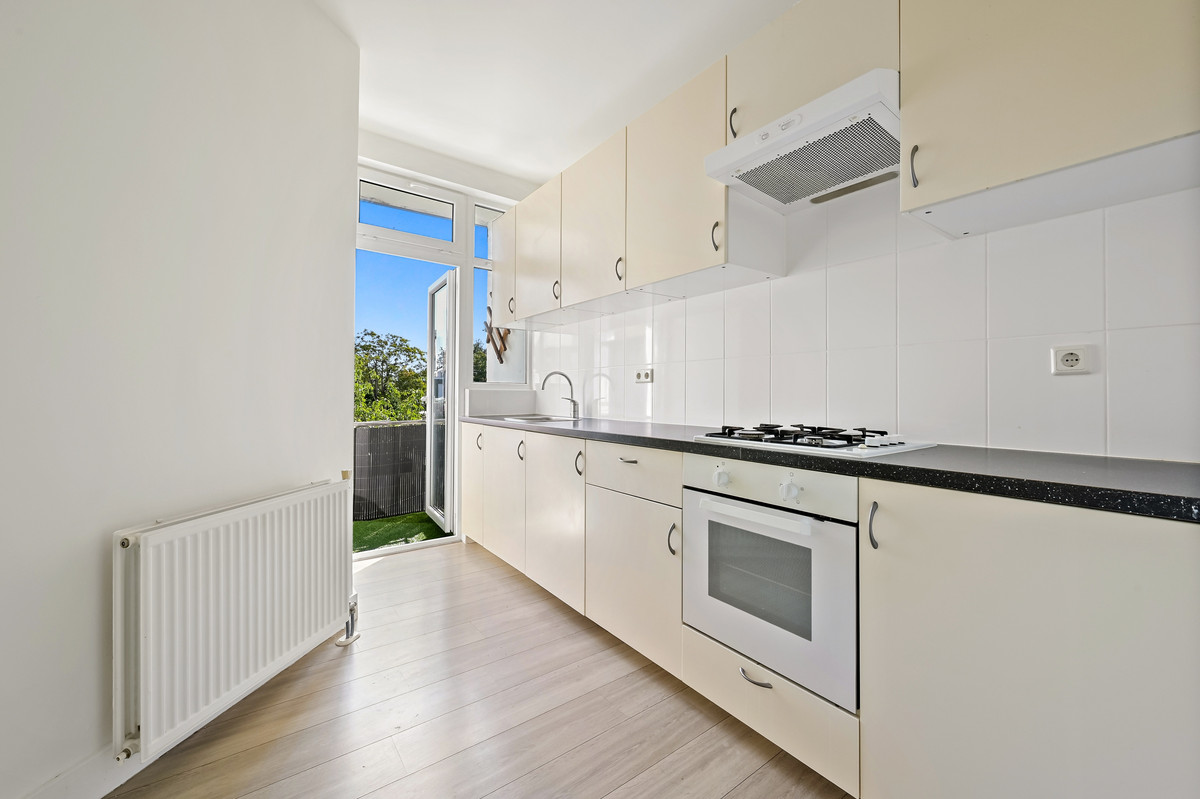 Appartement te koop: Tienhovenselaan 4, 'S-Gravenhage