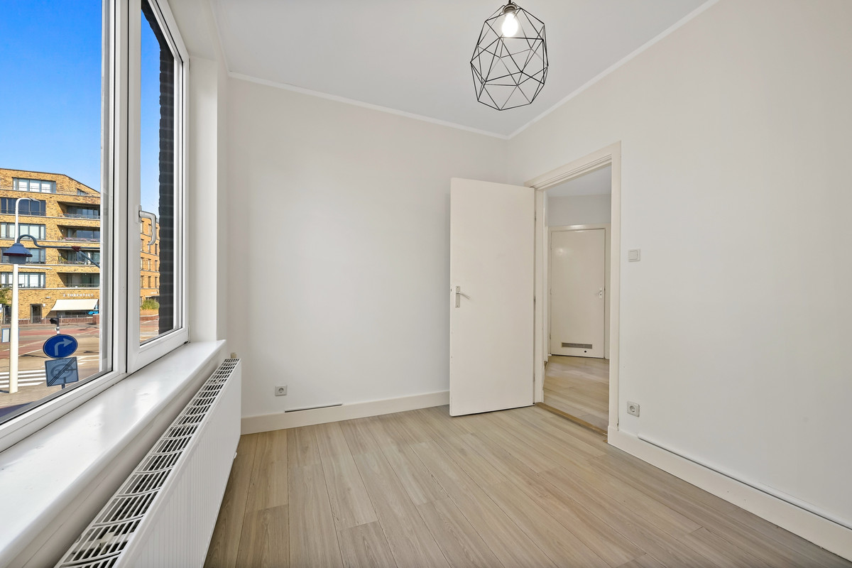 Appartement te koop: Tienhovenselaan 4, 'S-Gravenhage