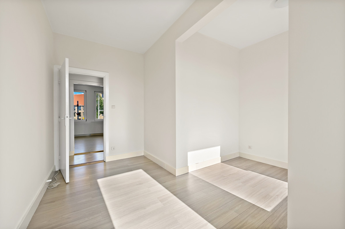 Appartement te koop: Tienhovenselaan 4, 'S-Gravenhage