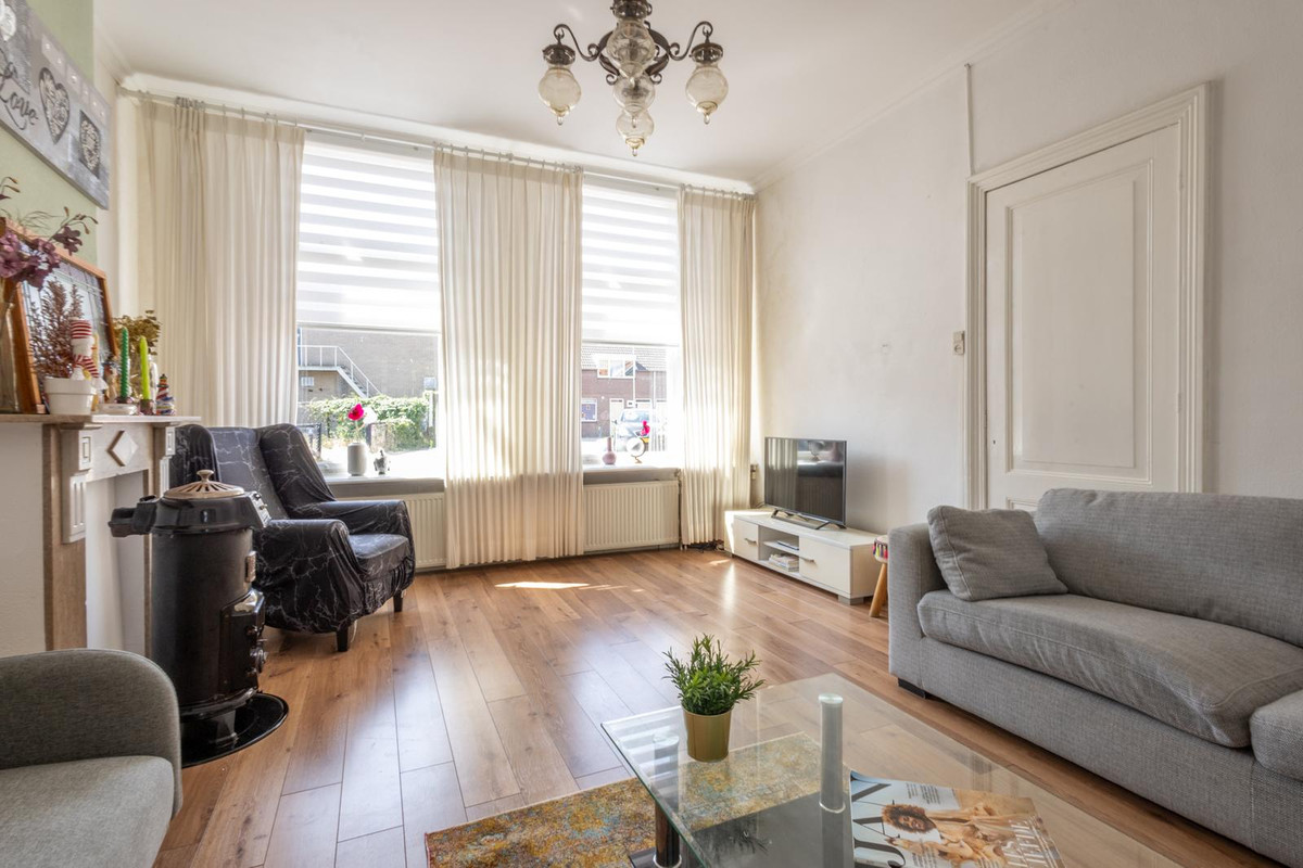 Tussenwoning te koop: Lange Kerkstraat 13, Terneuzen