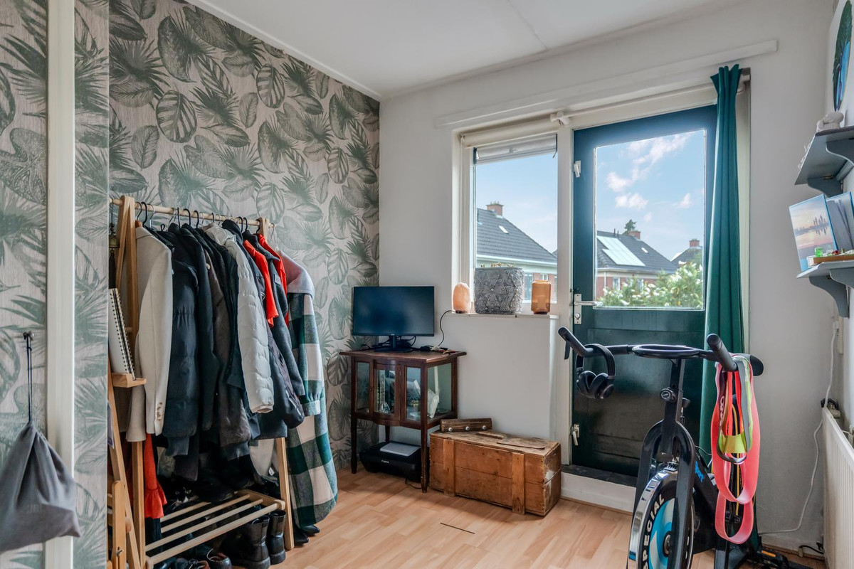 Twee-onder-één-kap te koop: Cornelis Houtmanstraat 22, Delfzijl
