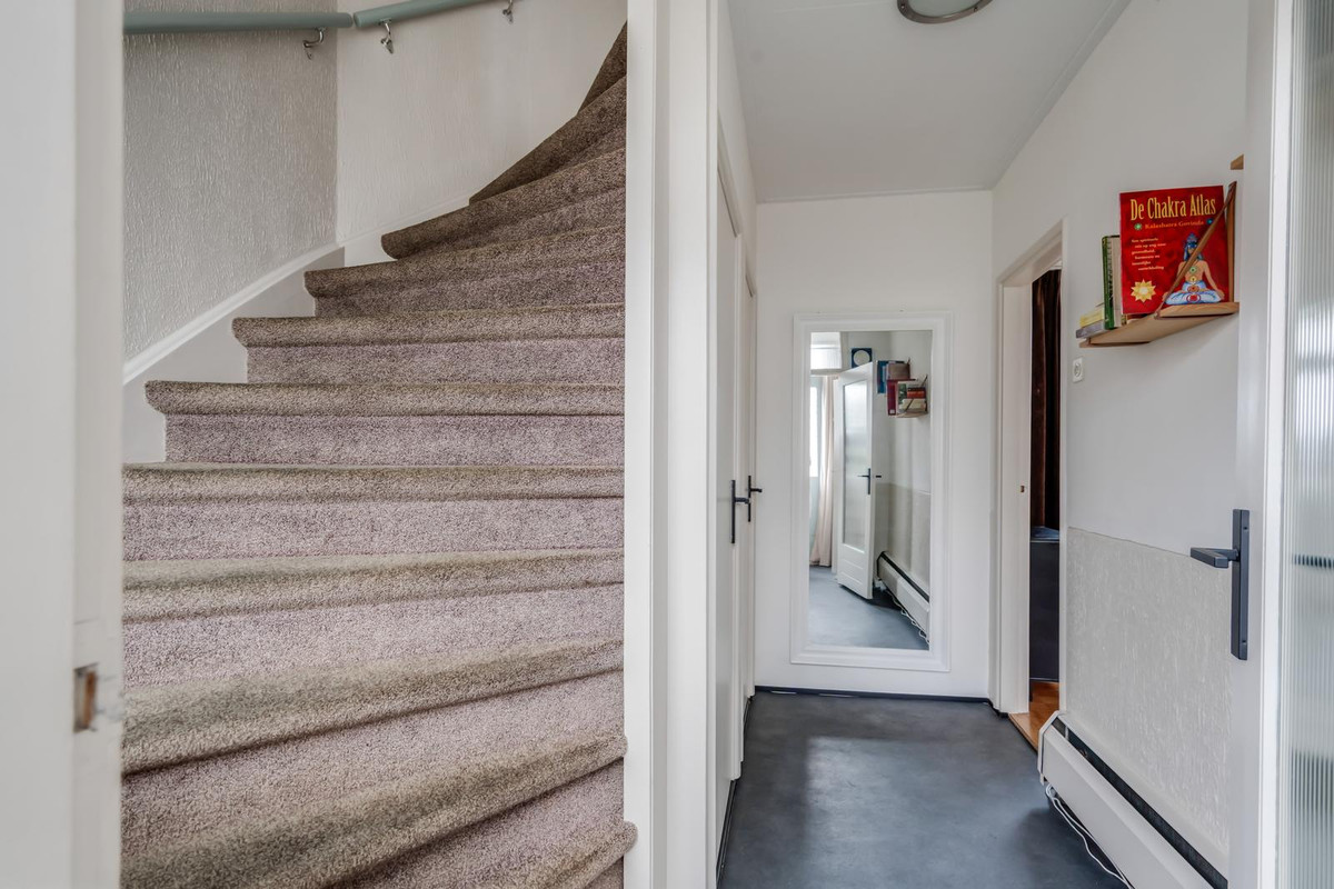 Twee-onder-één-kap te koop: Cornelis Houtmanstraat 22, Delfzijl