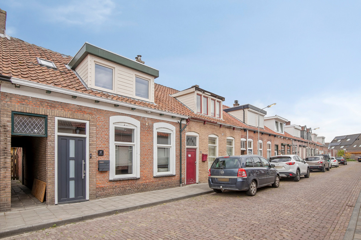 Twee-onder-één-kap te koop: Kon Wilhelminastraat 17, Yerseke