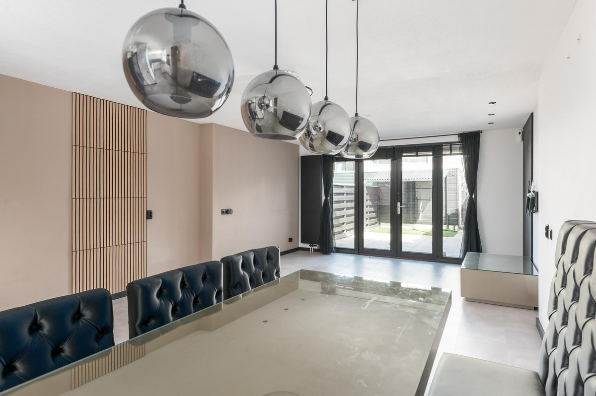 Hoekwoning te koop: John Fordstraat 43, Almere