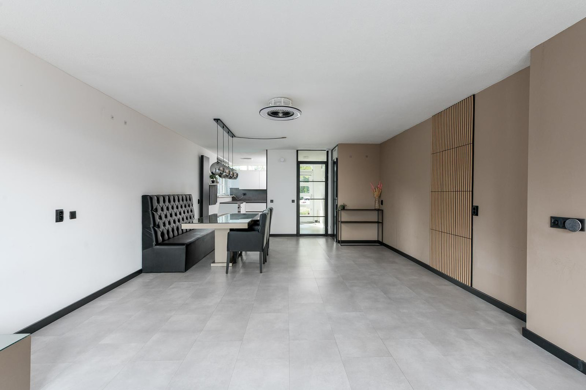 Hoekwoning te koop: John Fordstraat 43, Almere