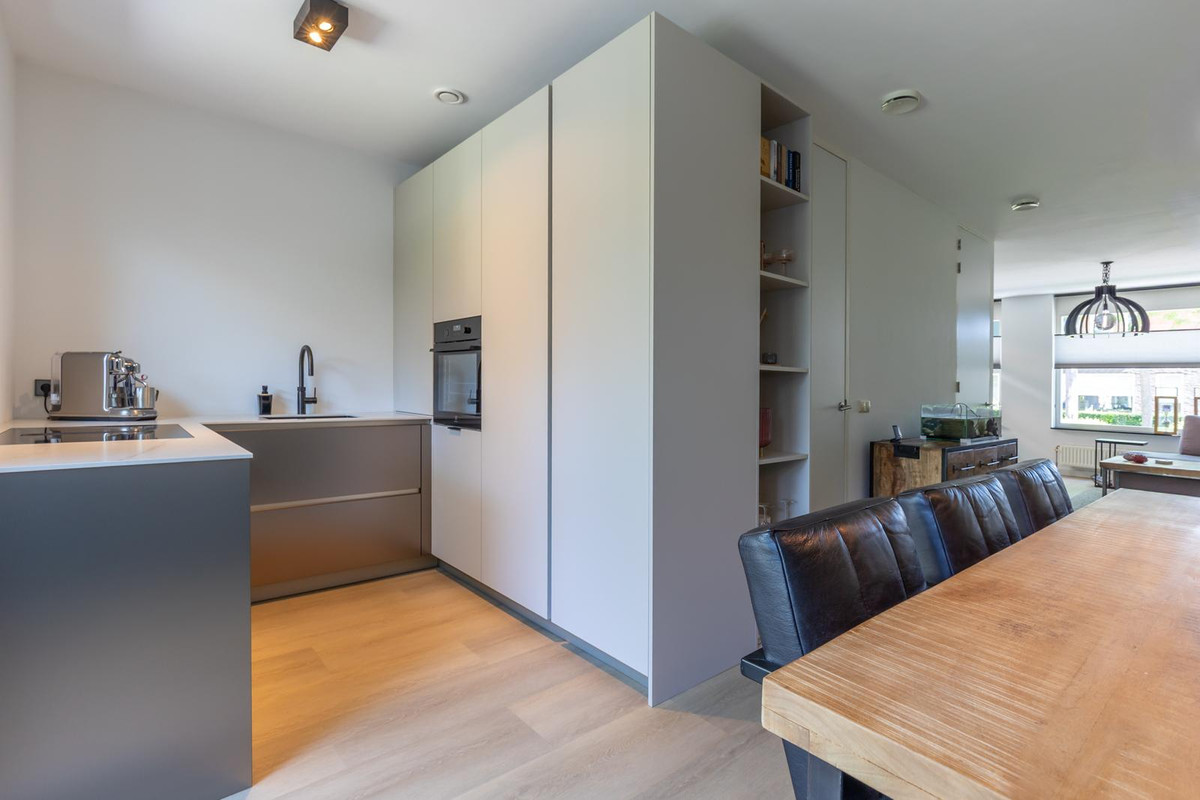 Tussenwoning te koop: Laan van Westfalen 92, Geleen