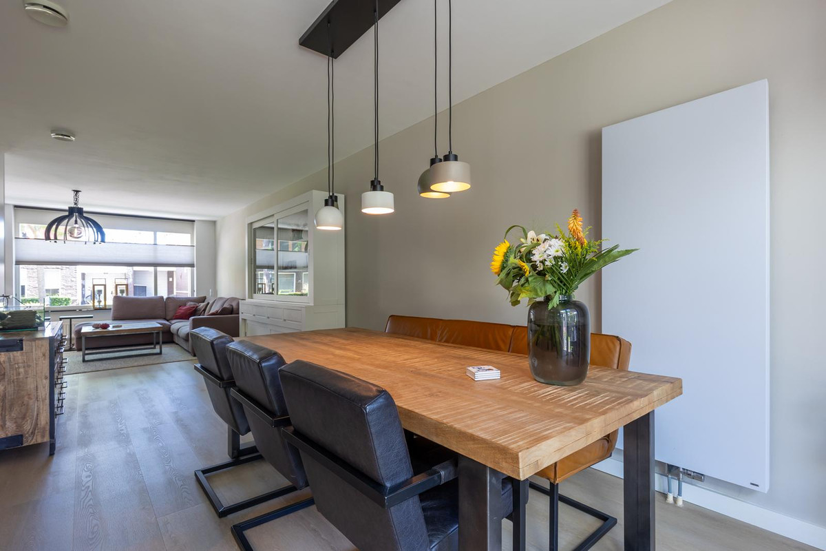 Tussenwoning te koop: Laan van Westfalen 92, Geleen