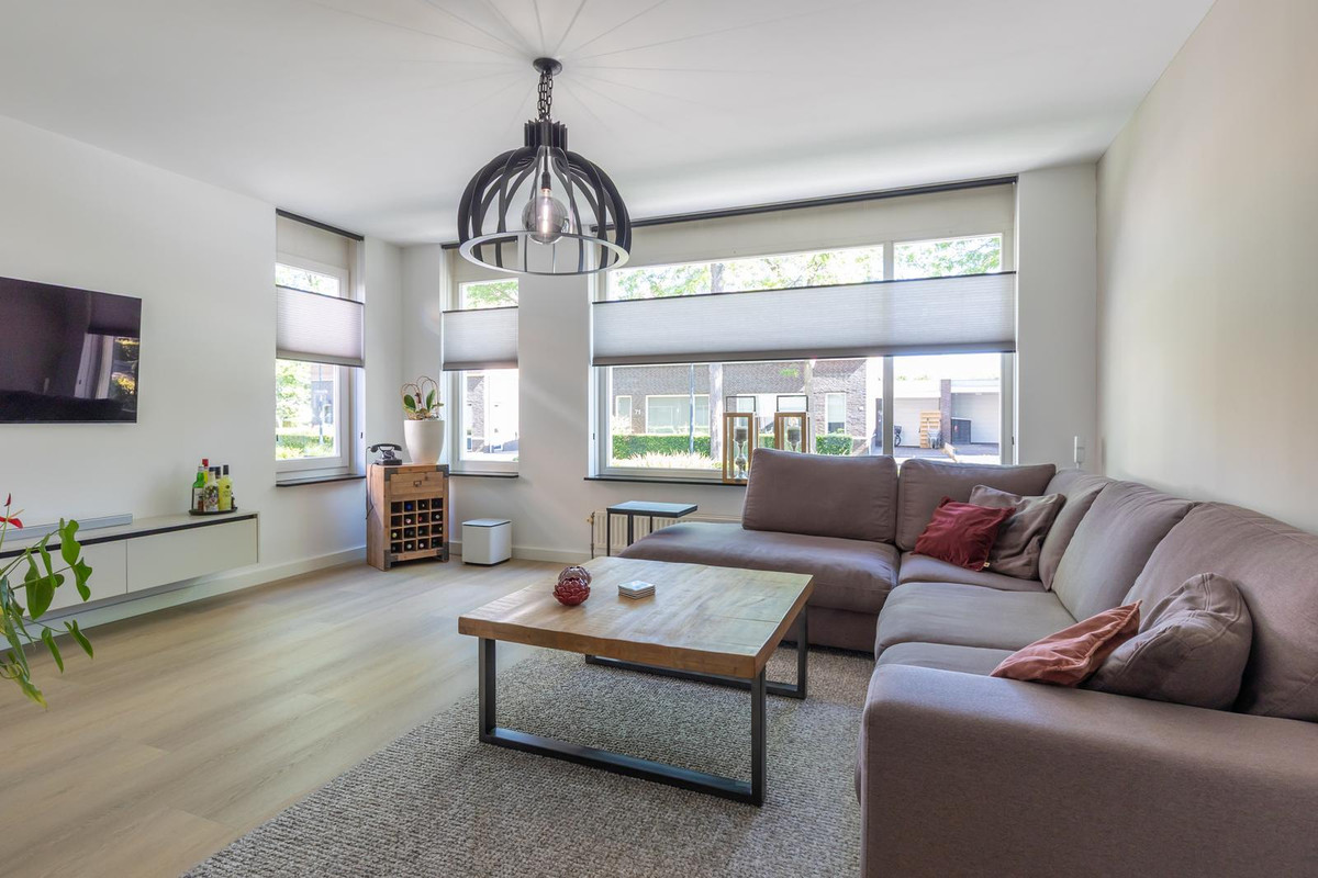 Tussenwoning te koop: Laan van Westfalen 92, Geleen