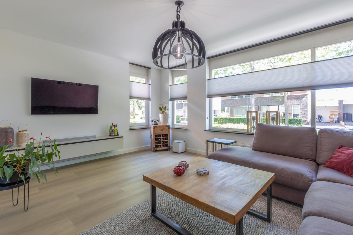 Tussenwoning te koop: Laan van Westfalen 92, Geleen