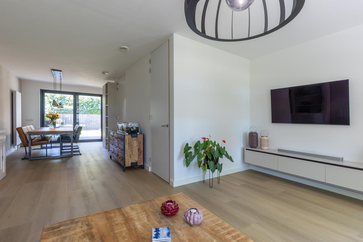 Tussenwoning te koop: Laan van Westfalen 92, Geleen