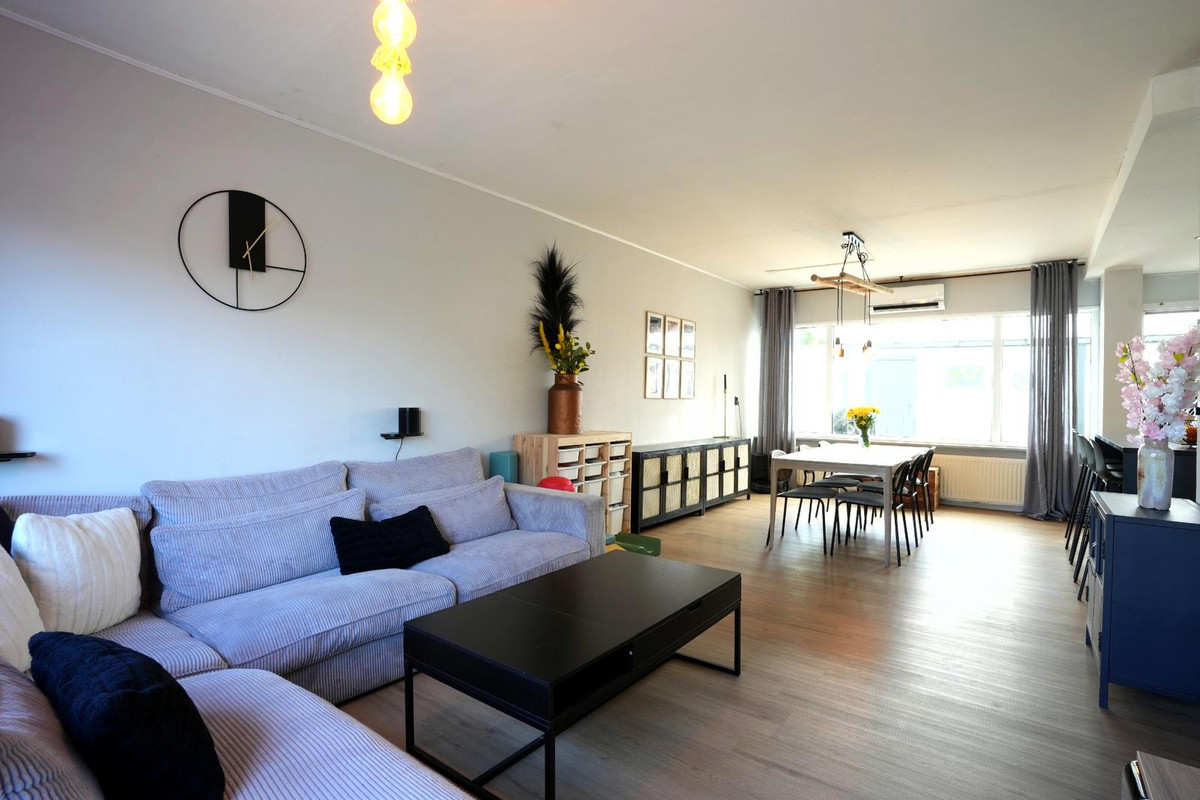 Tussenwoning te koop: Loobeek 38, Geleen