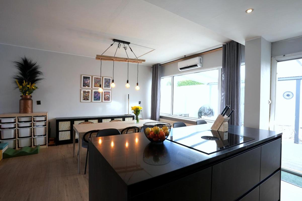 Tussenwoning te koop: Loobeek 38, Geleen