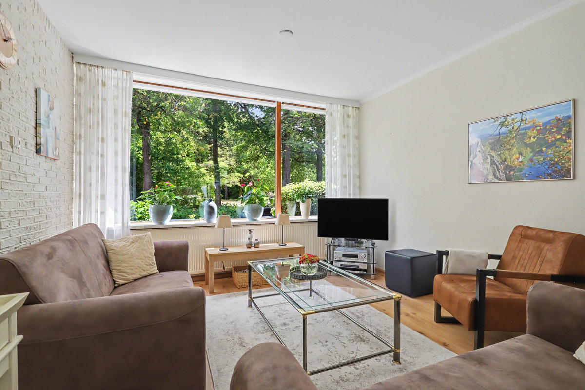 Tussenwoning te koop: Korhoenlaan 28, Zeist